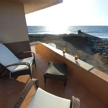 Sunrise Directly At The Sea Apartment