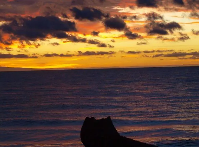 Sunrise Directly At The Sea דירה La Mareta
