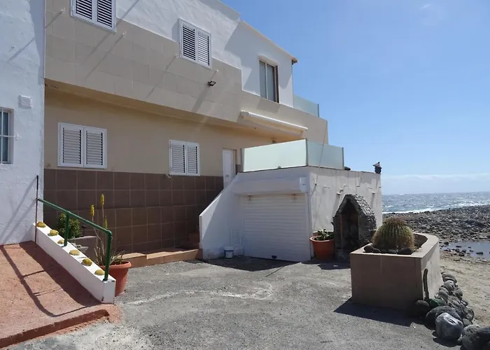 Sunrise Directly At The Sea Apartment