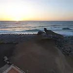 דירה Sunrise Directly At The Sea